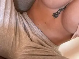 Streamate Watch Live Sex Cams of alicenone