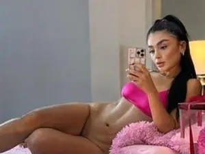 Streamate Watch Live Sex Cams of HollyBrensone