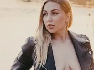 Streamate Free Porn Cam of Sharrloza