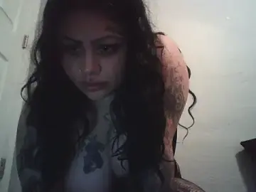 Stripchat Live Sex Cam of chicanachic13