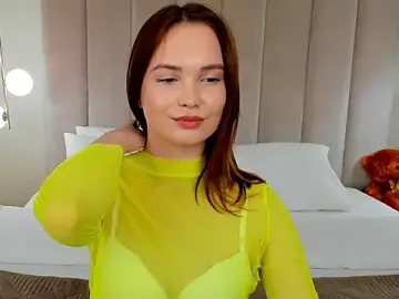 Stripchat Live Sex of KiraHolli