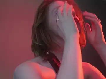 Stripchat Live Sex Cam of ginger_hugs
