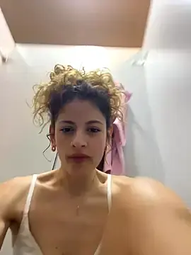 Stripchat Live Sex of alana15