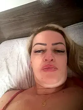 Stripchat Free Porn Cam of Alerquinasc