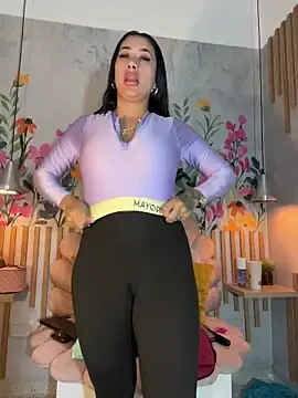 Stripchat Sex Chat of kiim_taaylor