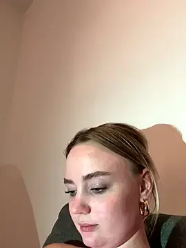 Stripchat Watch Live Sex Cams of CherryEmmy