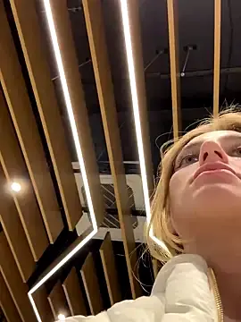 Stripchat Free Porn Cam of -AngelAri-