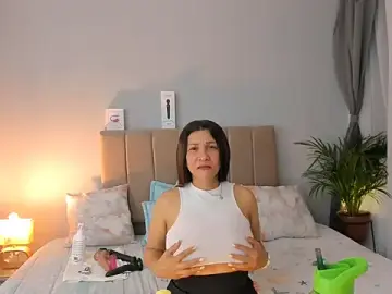 Stripchat Live Sex Cam of kataleyarios01