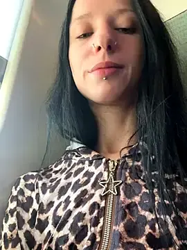 Stripchat Live Porn of MissMidnightUK