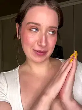 Stripchat Free Porn Cam of nerdynina
