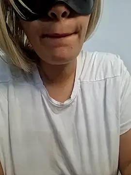 Stripchat Live Sex Cam of Lonalonaa_19999