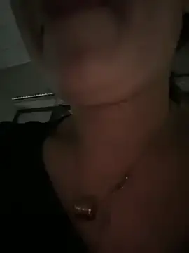 Stripchat Live Sex Cam of feifei_521
