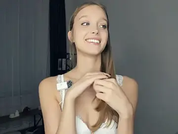 Stripchat Live Porn of SerrenaAa