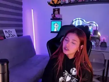 Stripchat Live Sex Cam of crystal_bunny7